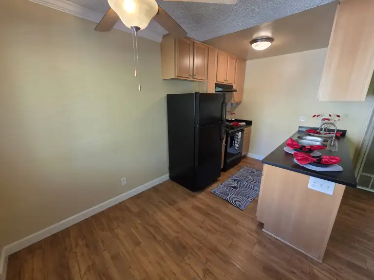 One bedroom kitchen and dining area